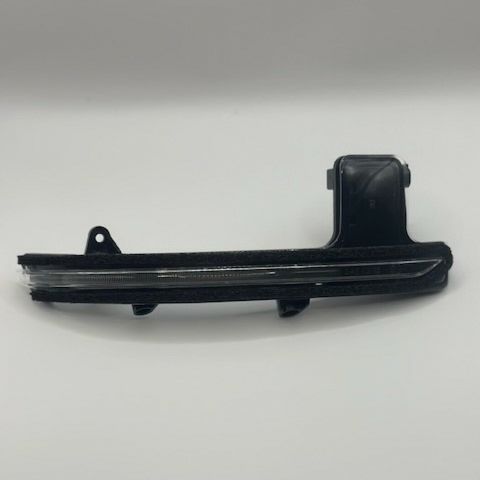 Genuine Mazda CX5 (KF) & CX8 (KG) Mirror Indicator Lamp RH 2017-2023